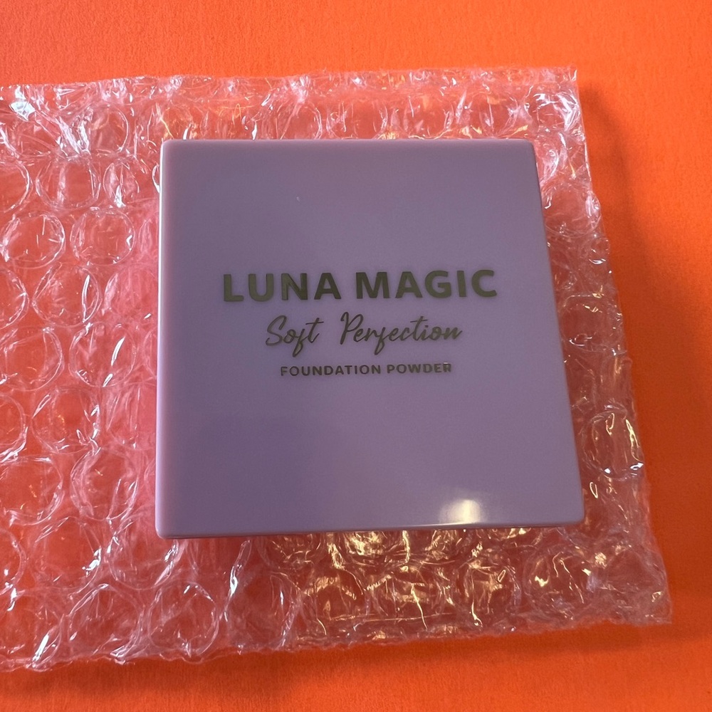 Luna Magic Soft Perfection Foundation Powder | LIGHT ~ 2.8g NEW Travel Size